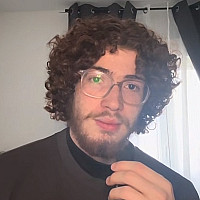 red_an - homme bisexuel de 20 ans