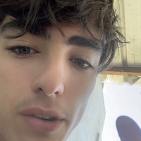 santiti - homme bisexuel de 18 ans