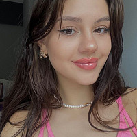 hanah23 - femme bisexuelle de 22 ans