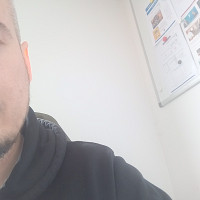 louka24 - homme hétéro curieux de 35 ans