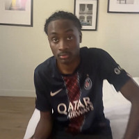 dikens - gay de 22 ans