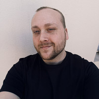 huska - homme bisexuel de 32 ans